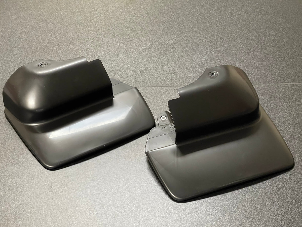NEW OEM TOYOTA LAND CRUISER 93-1997 FZJ80 FRONT MUDGUARDS 2 PIECE SET NEW OEM TOYOTA LAND CRUISER 93-1997 FZJ80 FRONT MUDGUARDS 2 PIECE SET